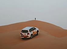 超开心！球迷赛后获得约克雷斯签名兴奋欢呼